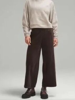 Lululemon Scuba Mid-Rise Wide-Leg Crop Velvet Cord Pants Espresso Brown 8